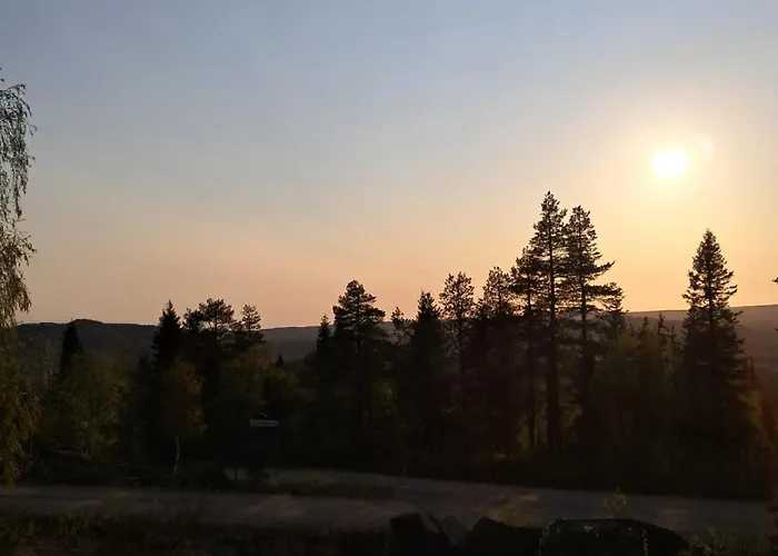 Huipunpuisto B, Pikku-Syoetteen Hissilippu Sekae Saehkoeauton Lataaminen Sisaeltyvaet Vuokraan