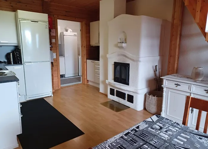 Huipunpuisto B, Pikku-Syoetteen Hissilippu Sekae Saehkoeauton Lataaminen Sisaeltyvaet Vuokraan